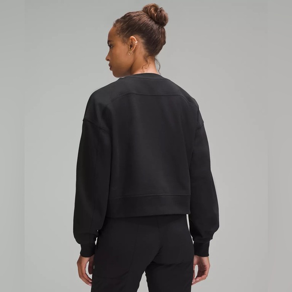 Lululemon Perfectly Oversized Cropped Crew
French Terry - Picture 2 of 4